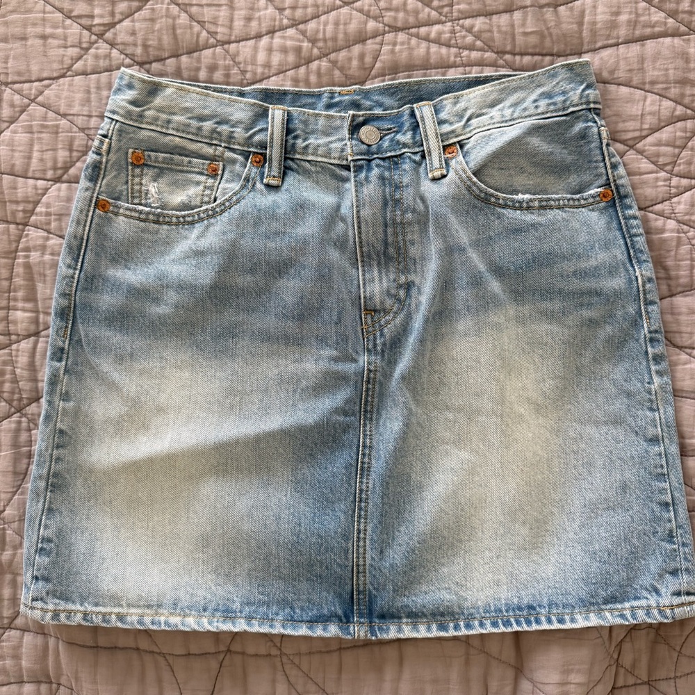Levi’s women’s mini Jean skirt
